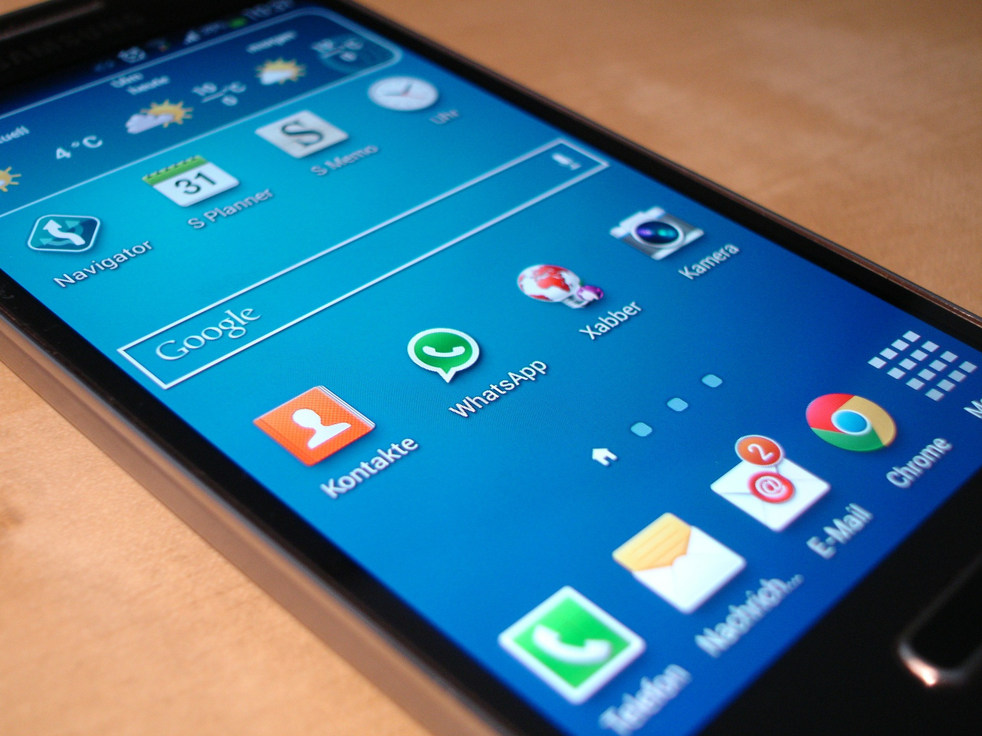 Samsung doubles down on mobile support.